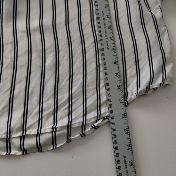 Joie 100% Silk V Neck Blouse Size XS Striped White Black Classic Workcore - Picture 8 of 11